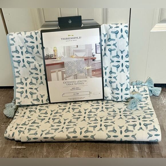 NWT Threshold table runner and placemat set - Picture 1 of 9